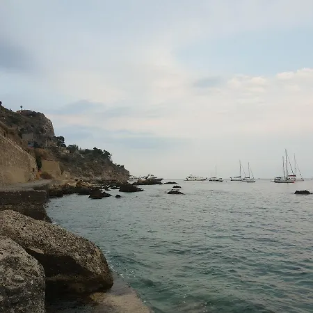 Pensión Th Luxury & Giardini-Naxos