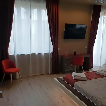 Th Luxury & 4*