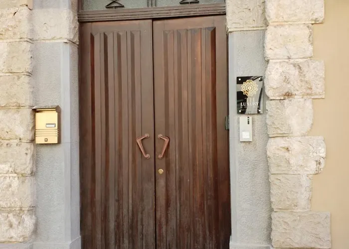 Th Luxury & בית הארחה גיארדיני נאקסוס