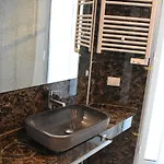 Th Luxury & Gasthuis